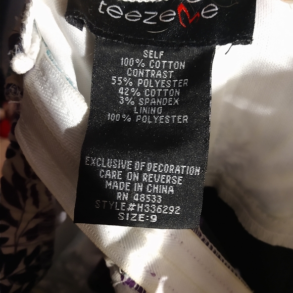 White flower dress tag says size 9 - Picture 4 of 4